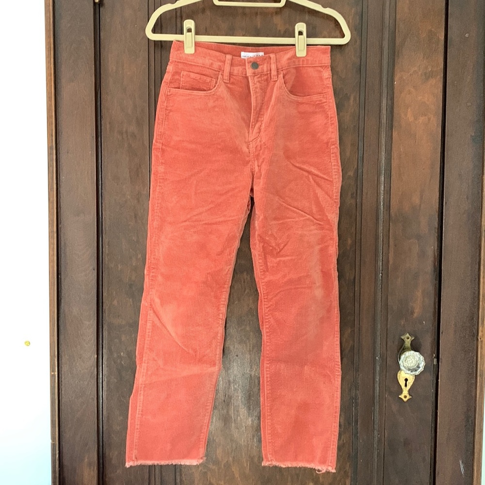 Modern straight hgh-rise corduroys